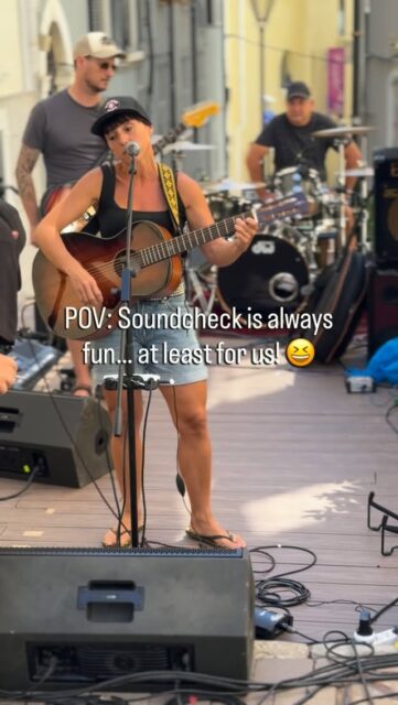 Who’d have thought soundcheck could be this much fun?! Behind the scenes, there’s always more going on than meets the eye! If you’re a musician, I’m sure you’ll relate to a lot of this! 🤘
***
¿Quién dijo que la prueba de sonido tenía que ser seria? Entre bastidores siempre hay más rock, risas y caos de lo que parece. Si eres músico, seguro que vas a identificarte con más de una de estas…🤘
Keep on smiling, Surianne ✨
#surianne #rockartist #soundcheck #bts