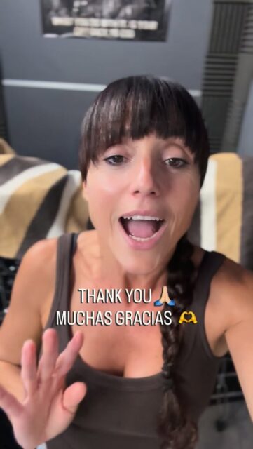 This one’s for you guys! Thank you for all the support, the love and the good vibes. It means so much to feel part of a community of like-minded people who connect with the music and what it stands for.
Let’s keep making noise, sharing the love and growing together!
***
¡Esta va por vosotros! Gracias por todo el apoyo, el cariño y las buenas vibras. Significa muchísimo sentirme parte de una comunidad de personas afines que conectan con la música y con todo lo que representa.
¡Sigamos haciendo ruido, compartiendo el amor y creciendo juntos!
Keep on smiling, Surianne 🫶
#surianne #rockartist #thankful #gracias
